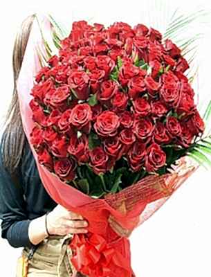 100 Kırmızı Gülden Buket