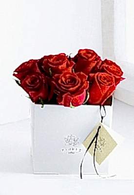 Kutuda 9 Adet K�rm�z� G�l