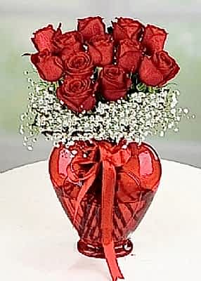 Kalp Vazoda 12 Adet K�rm�z� G�l